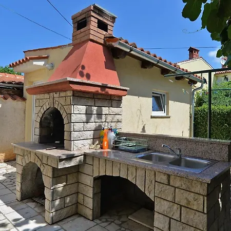 Apartment Fuer 3 Personen Ca 32 Qm In Valbandon, Istrien Istrische Riviera Valbandon