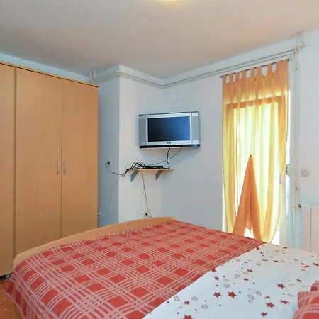 Fuer 3 Personen Ca 32 Qm In Valbandon, Istrien Istrische Riviera Valbandon