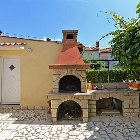 Fuer 3 Personen Ca 32 Qm In Valbandon, Istrien Istrische Riviera Apartment Valbandon